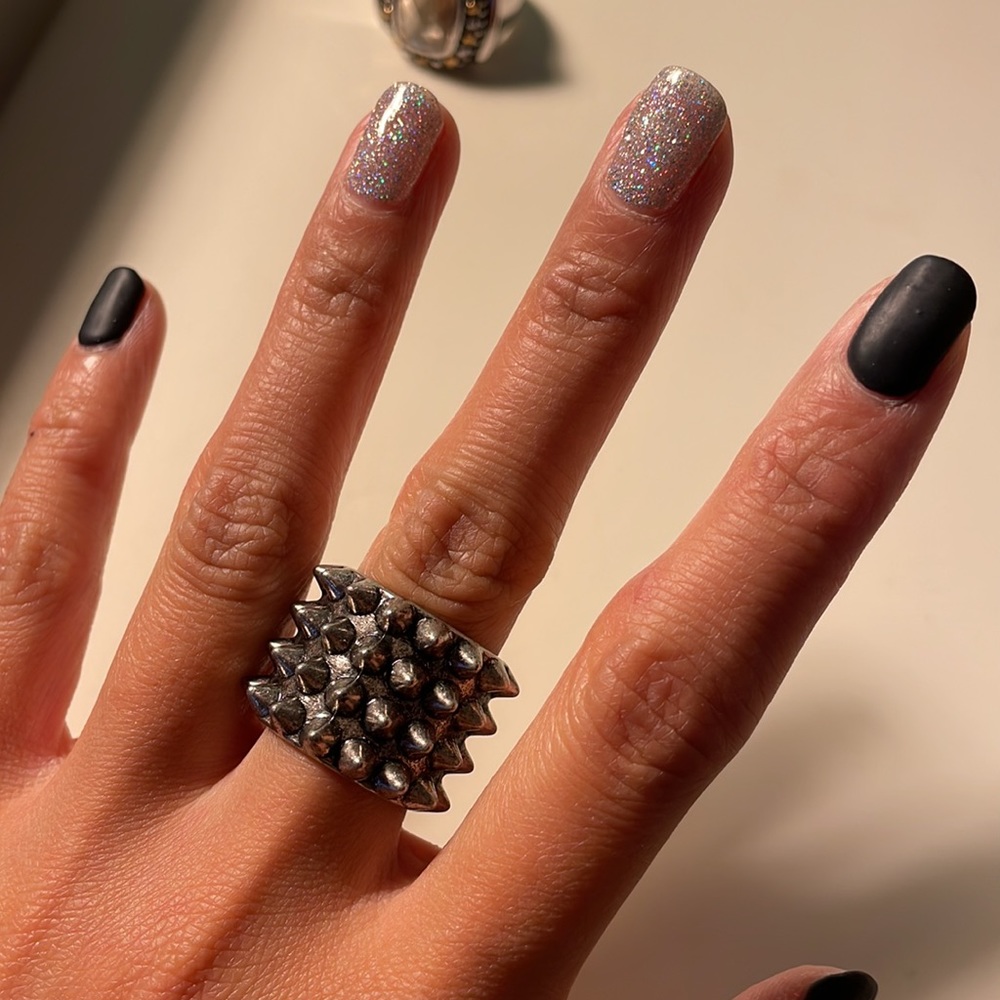 silver spiky rings sz 7 - Picture 2 of 4